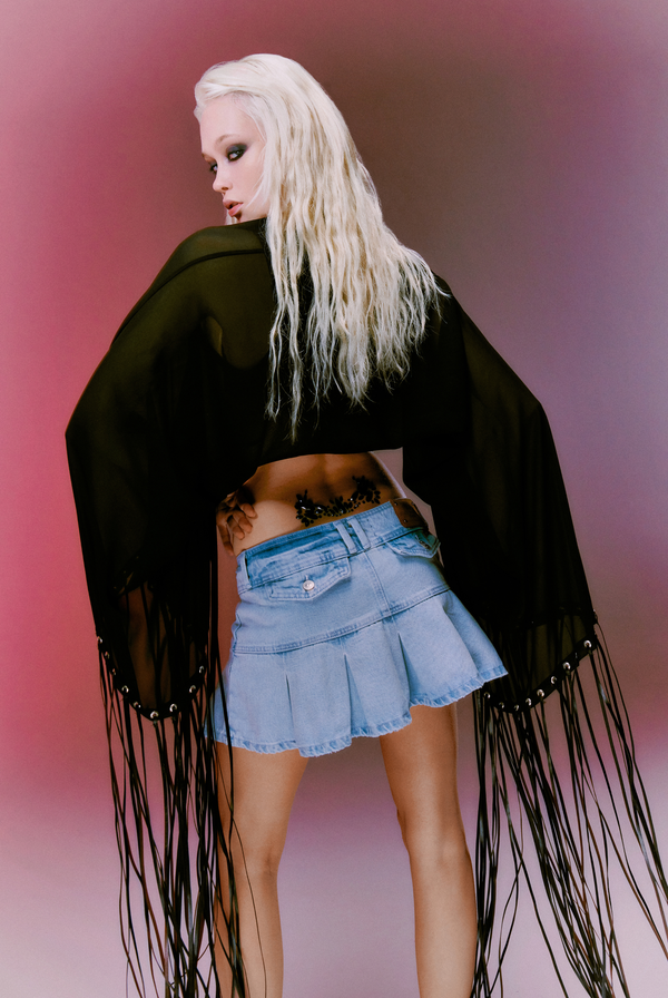 LIGHT WASH DENIM PLEATED MINI SKIRT