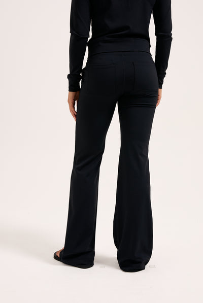 BLACK PEACHED ACTIVE LOW RISE PANTS