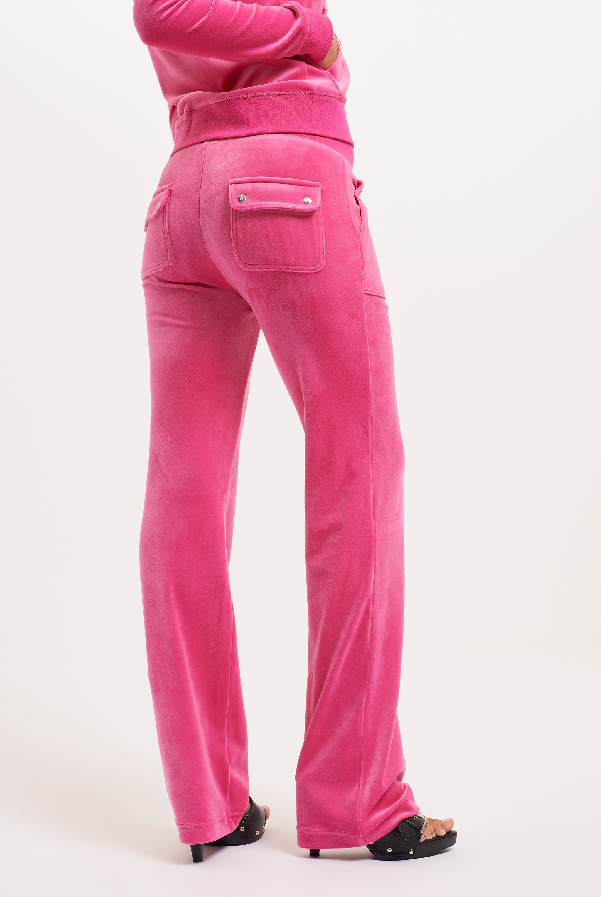 Juicy Couture Embellished Velour Track Pant  Juicy tracksuit, Pink juicy couture  track suit, Juicy couture track suit