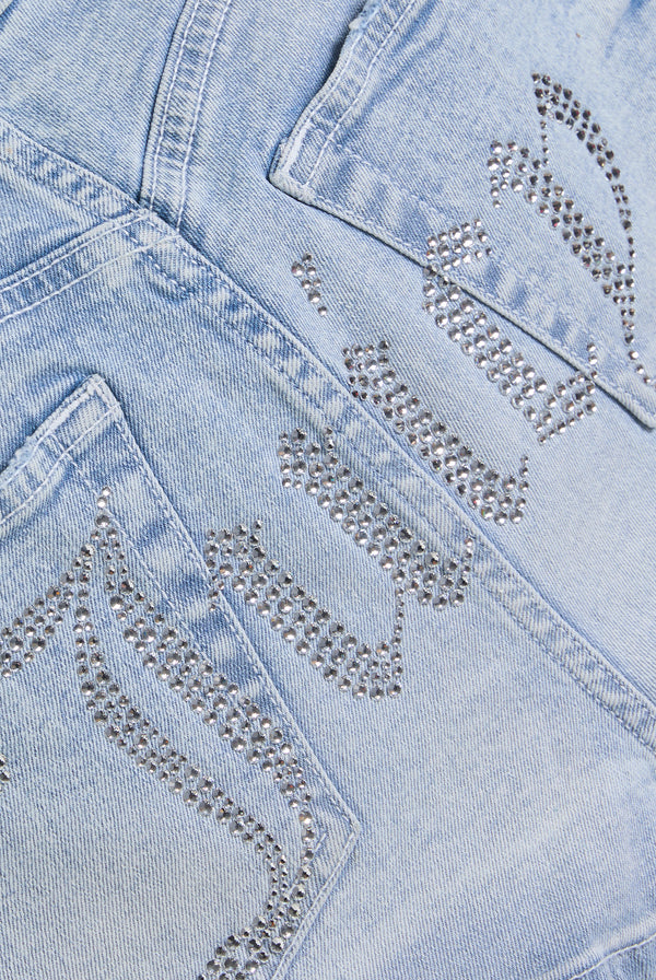 LIGHT WASH LOW RISE DENIM BOOTY SHORT