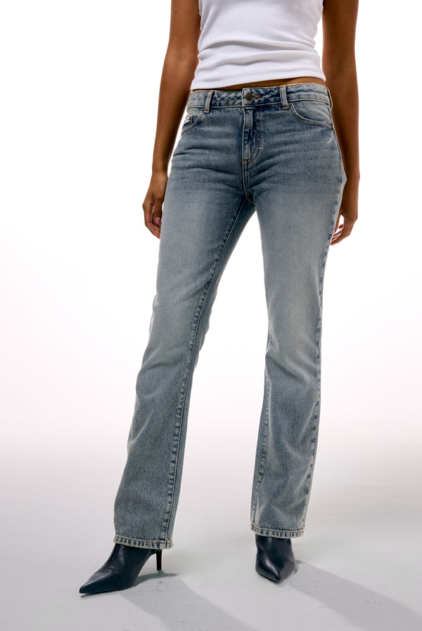 VINTAGE WASH DOG CREST BOOTCUT JEANS