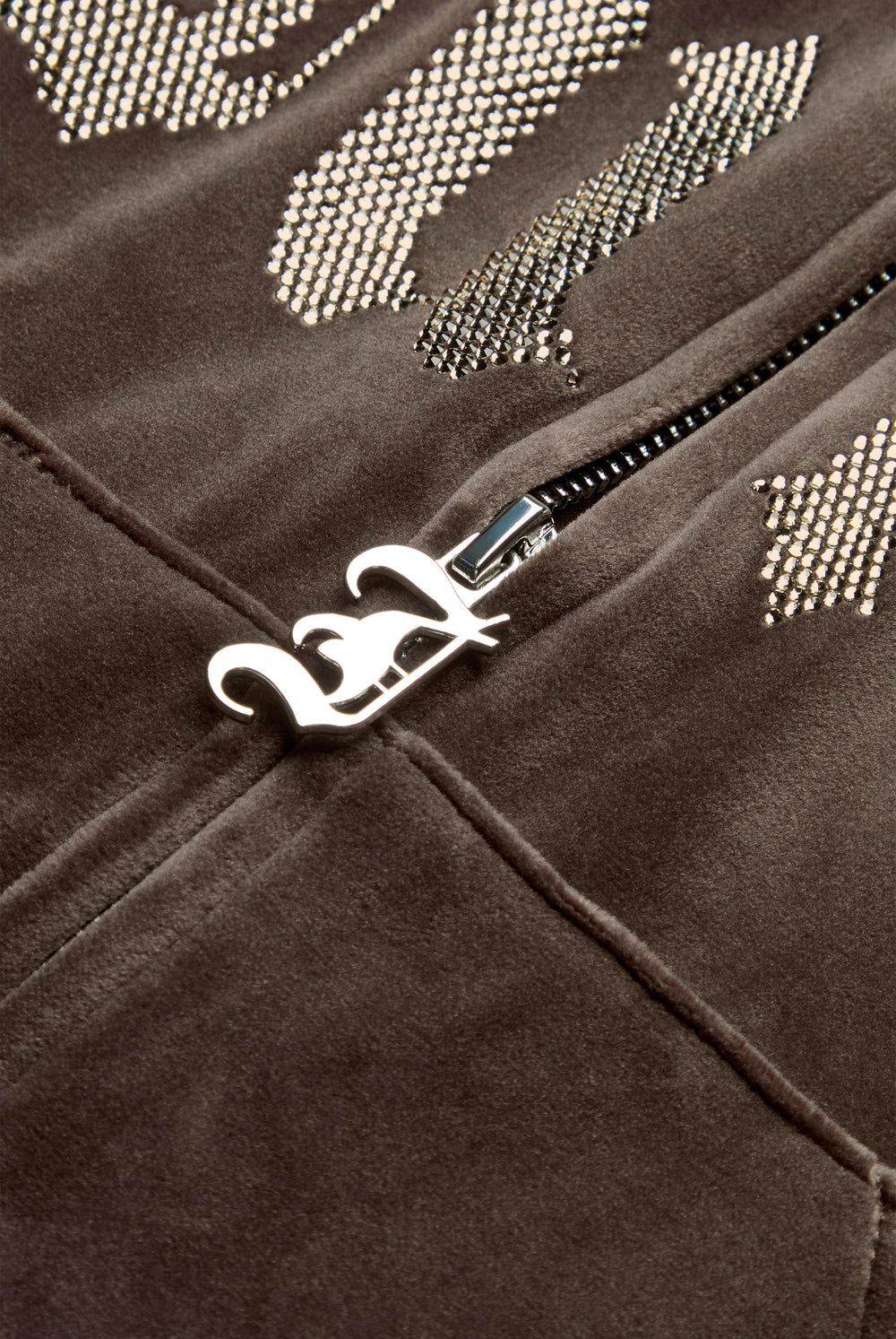 Displays the Java 'Juicy' branded Old Gothic Oversized Cropped Hoodie featuring the juicy branding on zip