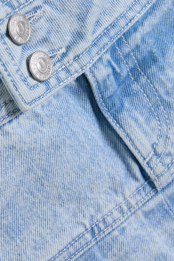 LIGHT WASH DENIM PLEATED MINI SKIRT