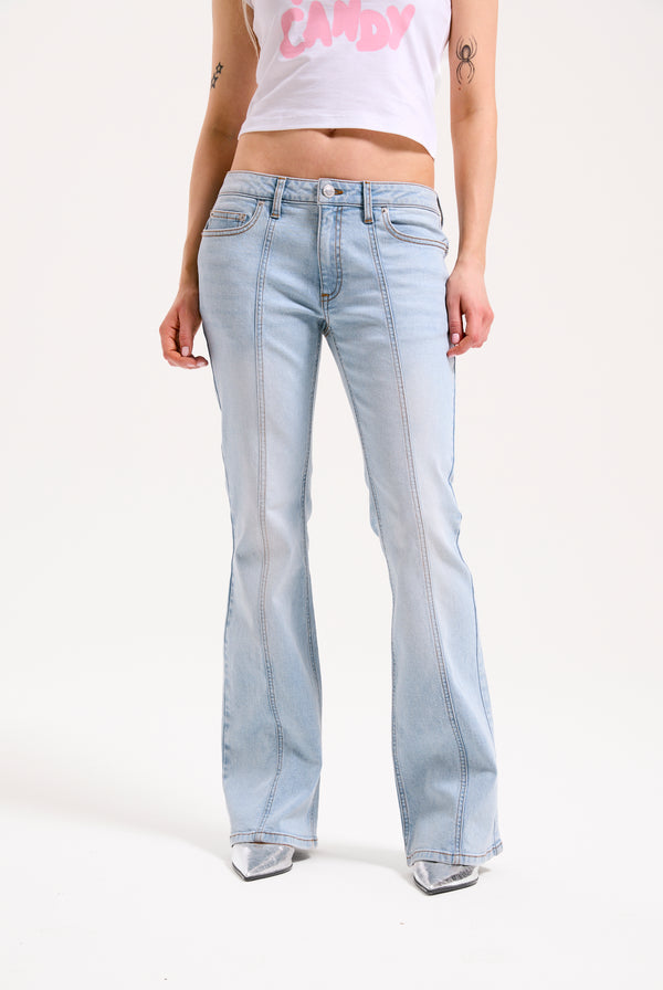 LIGHT WASH MID RISE CROWN JEANS