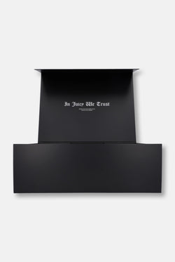 Displays the 'Juicy Couture' Gift Wrapping packaging 