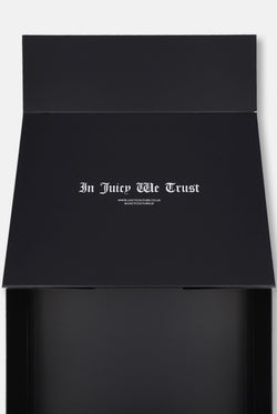 Displays the 'Juicy Couture' Gift Wrapping packaging 