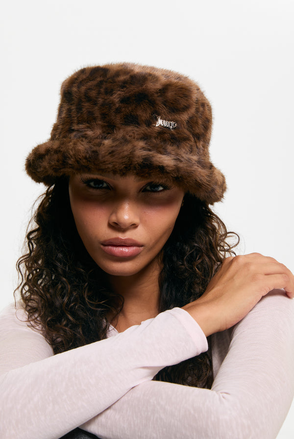 Leopard Print Plaque Fur Bucket Hat