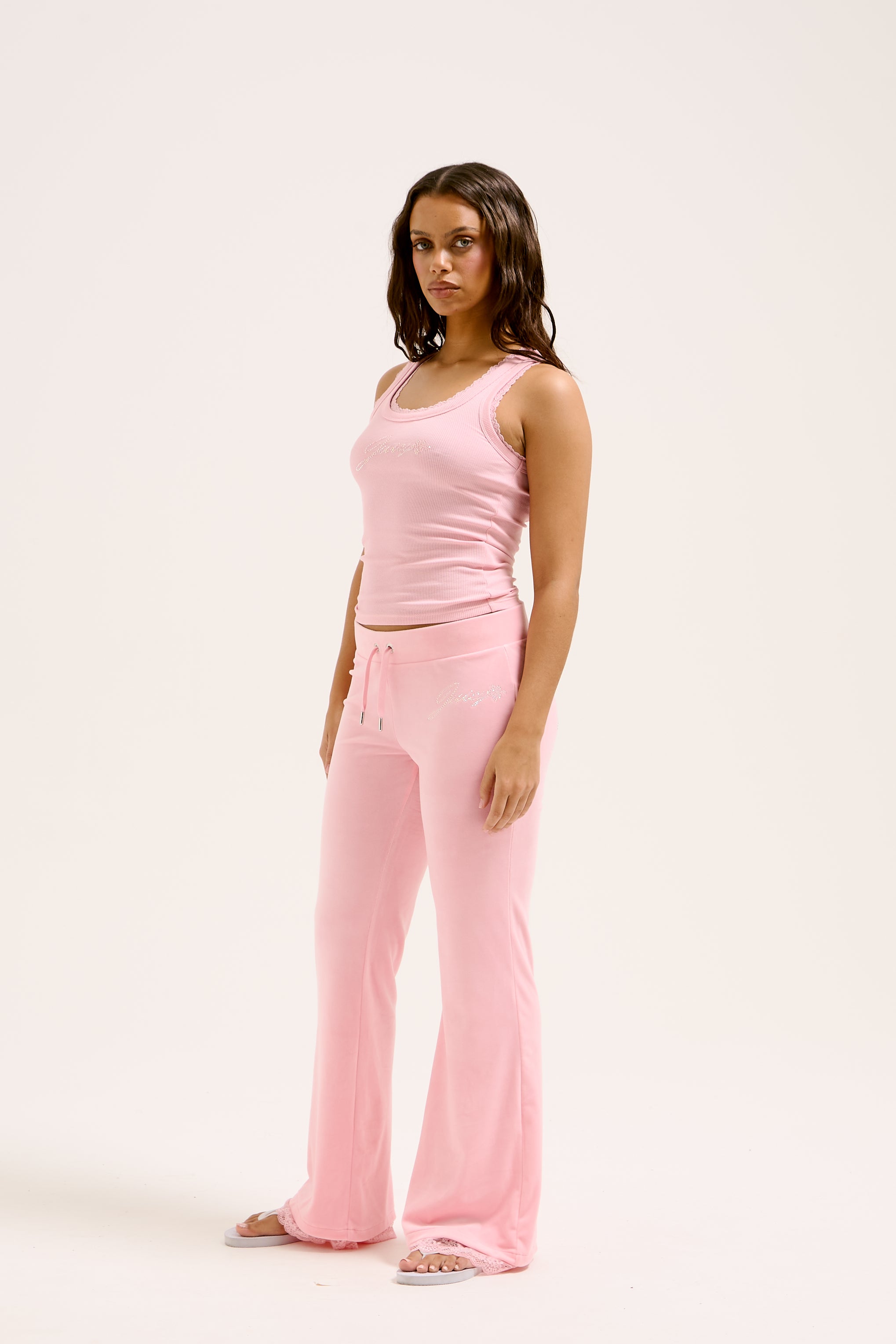 ブランドバッグ 人気ランキング2024 JUICY PINK HIBISCUS DIAMANTÉ VELOUR ZIP-THROUGH HOODIE 洋楽