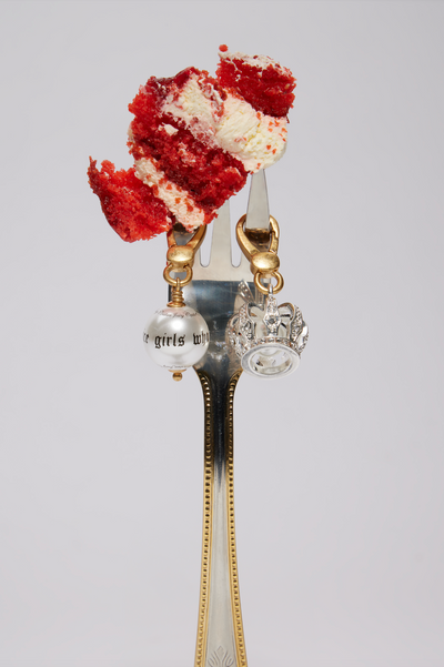 GOLD NICE GIRL PEARL CHARM