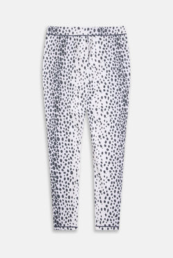 Displays a model wearing the ski snow leopard 'juicy' branded leggings 