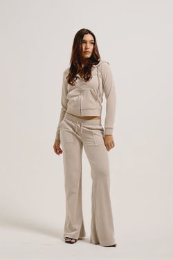 STRING CLASSIC VELOUR DEL RAY POCKETED BOTTOMS - AI generated video - AI Generated
