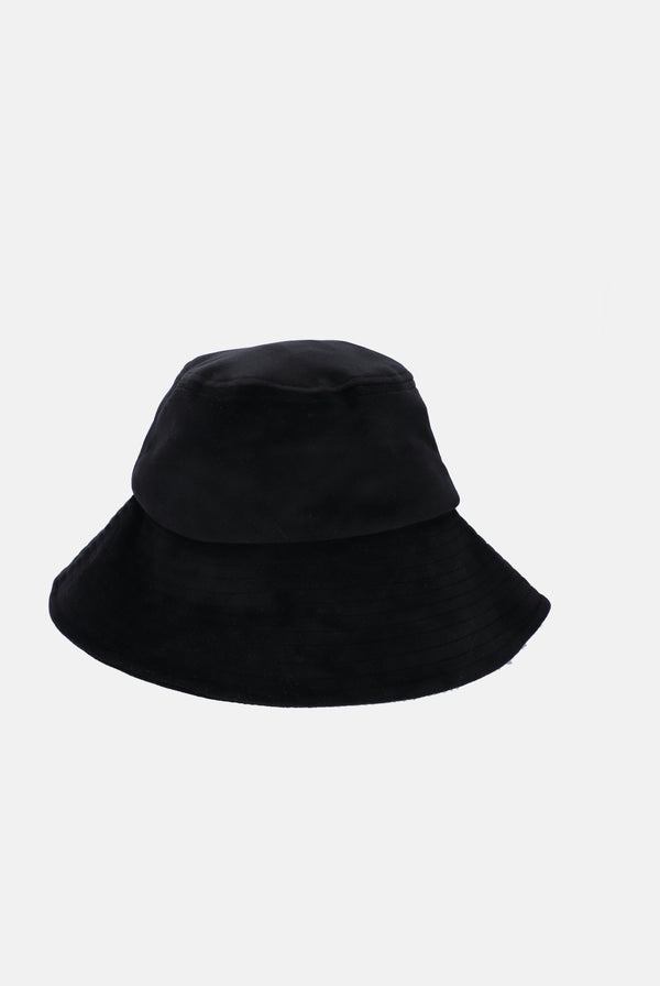 BLACK LONG BRIM BUCKET HAT