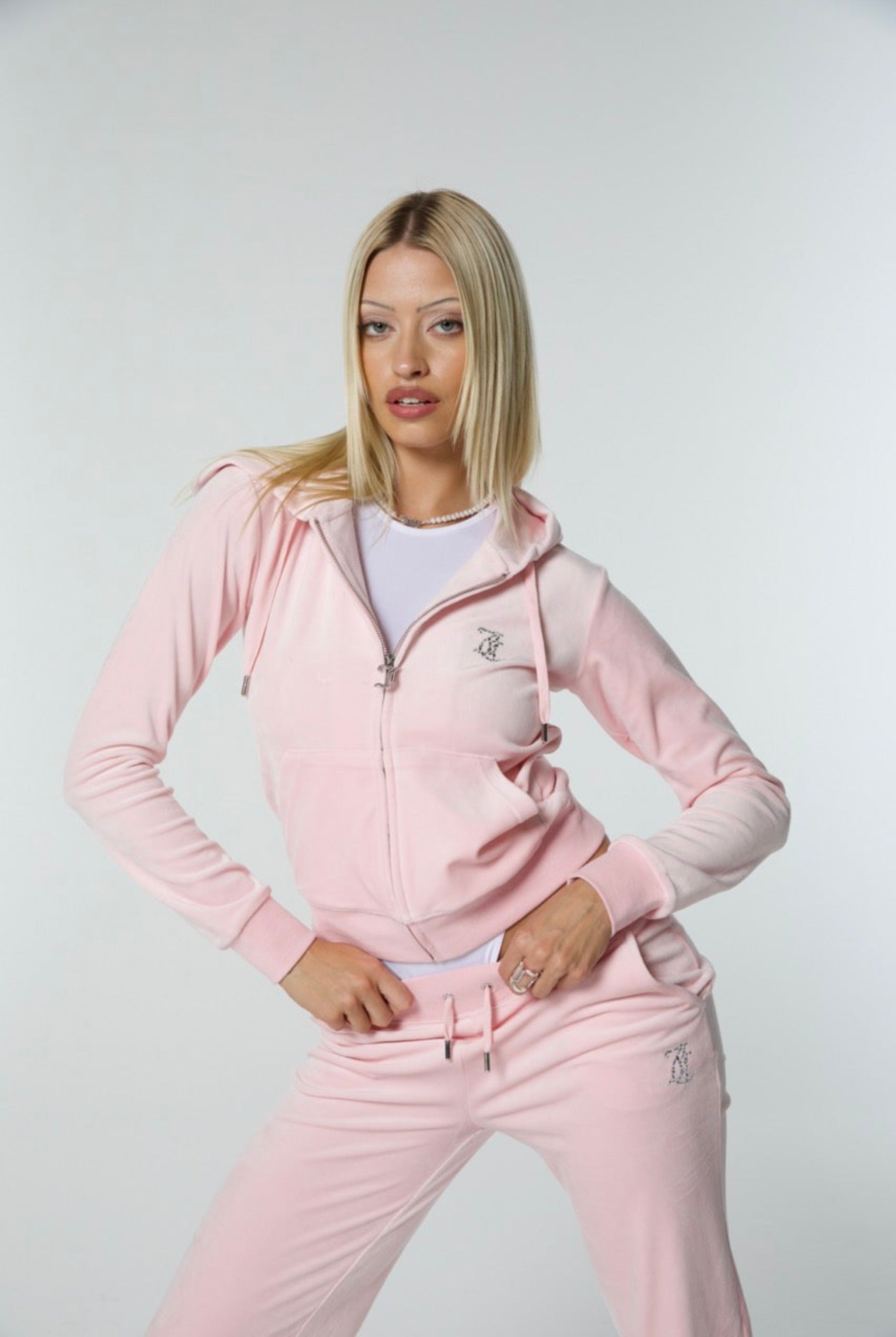 Juicy Couture Embellished Velour Track Pant  Juicy tracksuit, Pink juicy couture  track suit, Juicy couture track suit